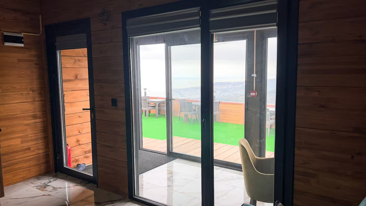 Doğa Manzaralı Bungalov (2)