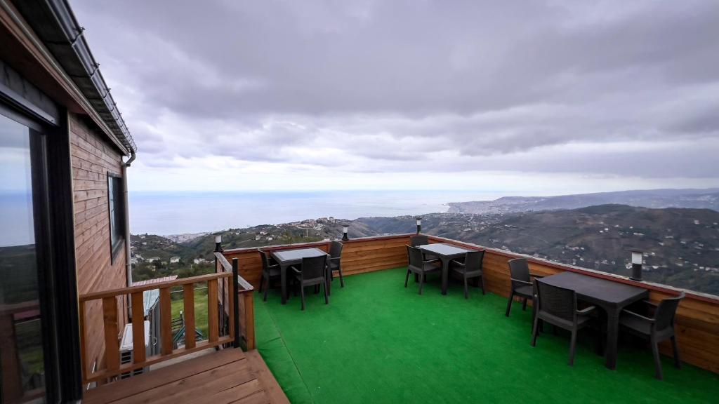 Deniz ve Doğa Manzaralı Jakuzili Bungalov